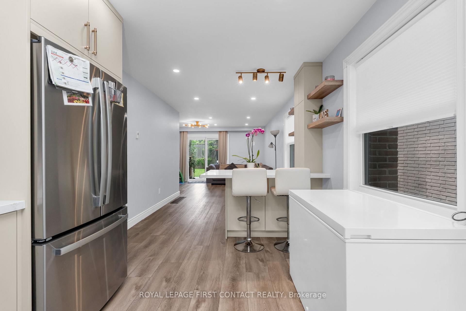 Photo 7 of 26 Ottaway Avenue, Barrie, Wellington — HOMEH