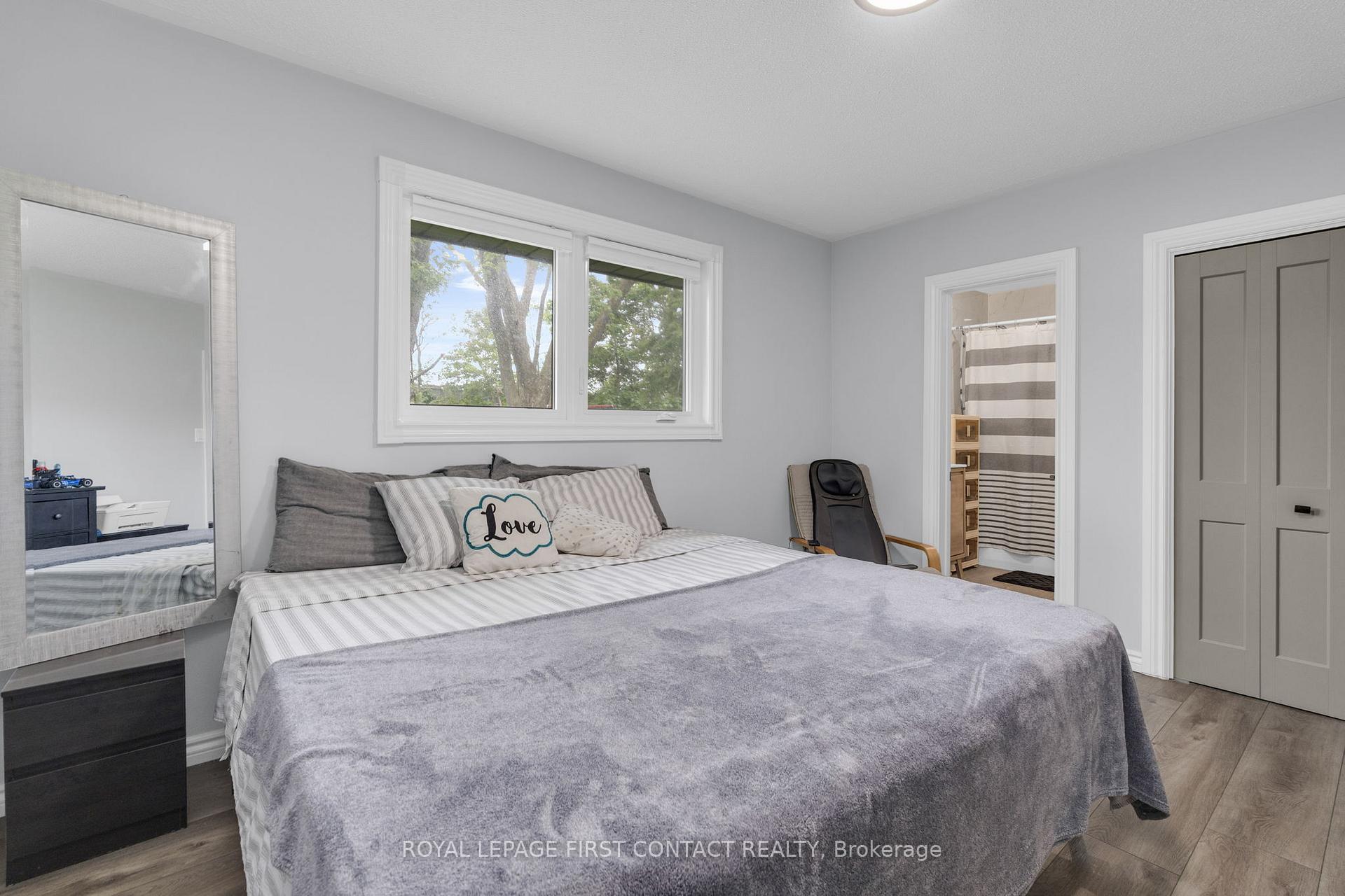 Photo 11 of 26 Ottaway Avenue, Barrie, Wellington — HOMEH