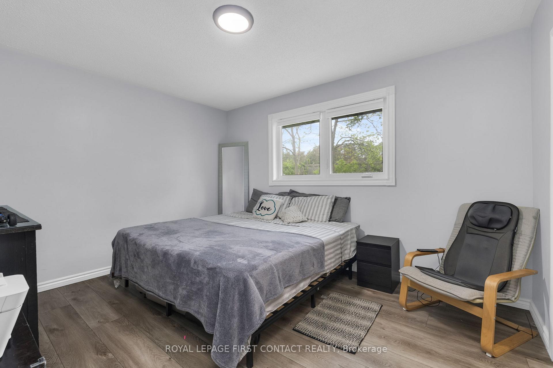 Photo 12 of 26 Ottaway Avenue, Barrie, Wellington — HOMEH