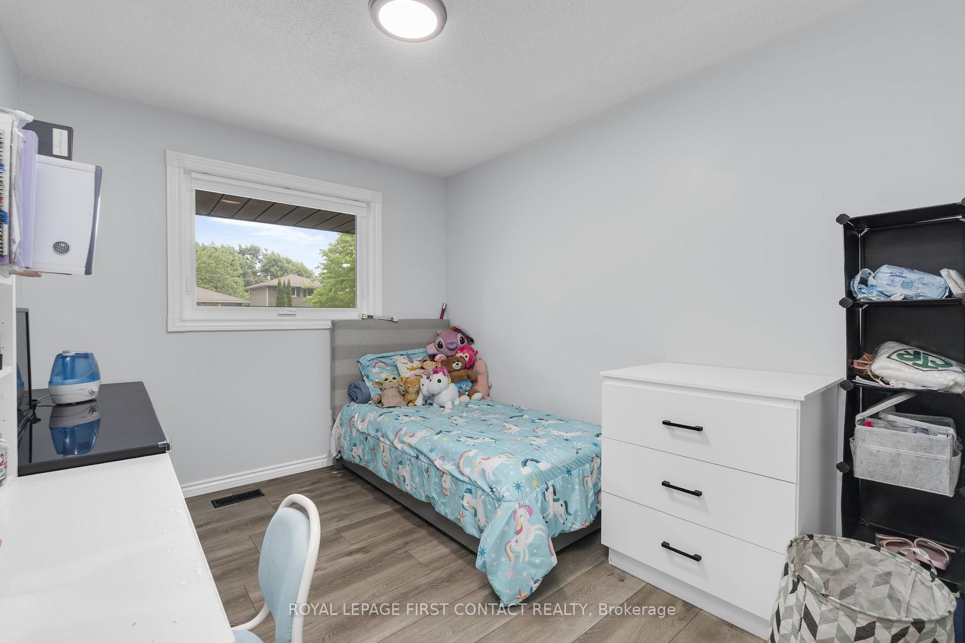 Photo 14 of 26 Ottaway Avenue, Barrie, Wellington — HOMEH