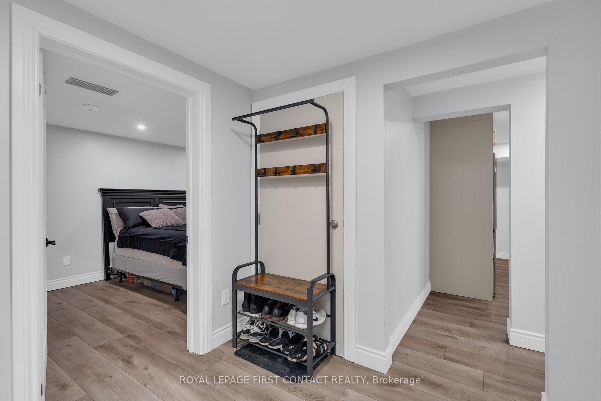 Photo 18 of 26 Ottaway Avenue, Barrie, Wellington — HOMEH
