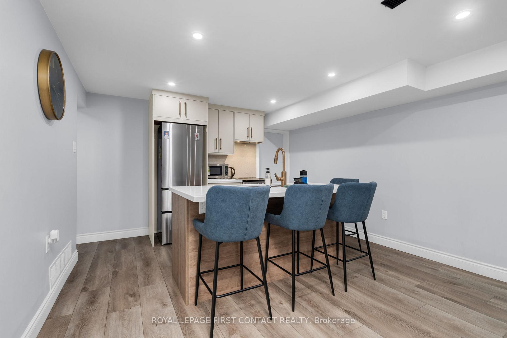 Photo 22 of 26 Ottaway Avenue, Barrie, Wellington — HOMEH