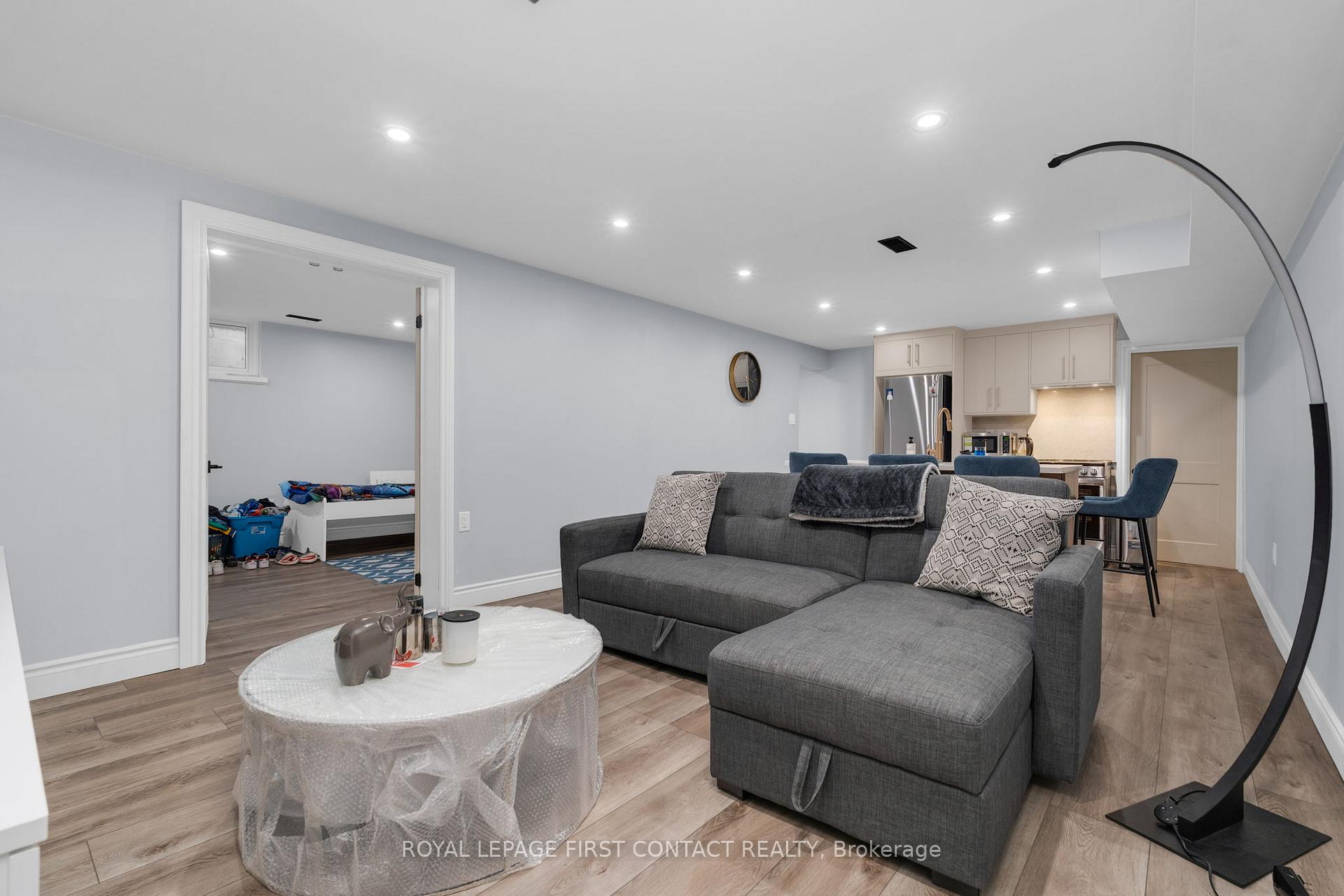 Photo 26 of 26 Ottaway Avenue, Barrie, Wellington — HOMEH