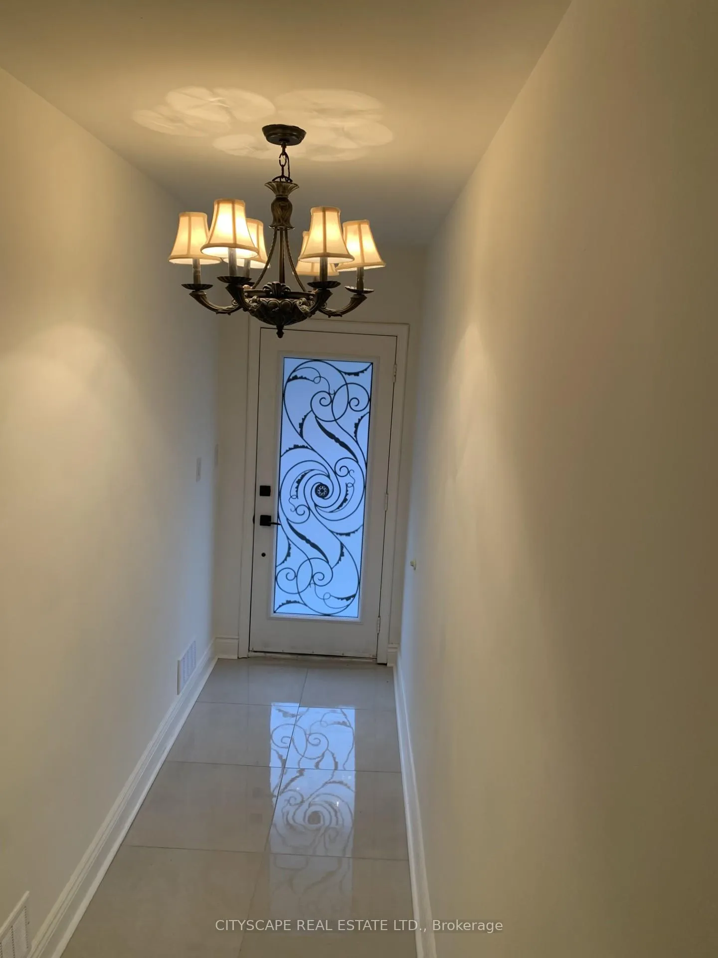 Photo 4 of 12 Kinrade Avenue, Hamilton, Gibson — HOMEH