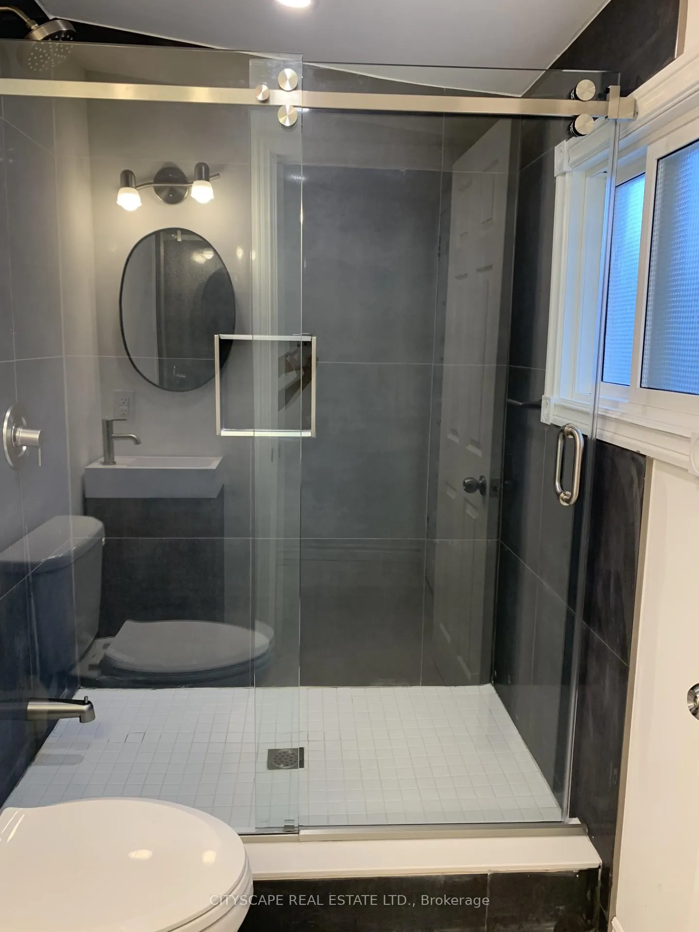 Photo 23 of 12 Kinrade Avenue, Hamilton, Gibson — HOMEH