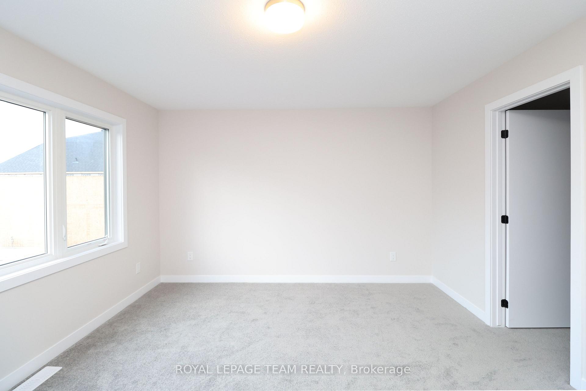 Photo 10 of 286 Sapling Grove, Ottawa, Barrhaven - Heritage Park — HOMEH