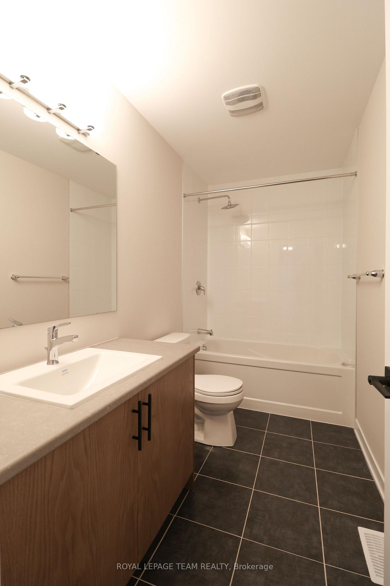 Photo 13 of 286 Sapling Grove, Ottawa, Barrhaven - Heritage Park — HOMEH