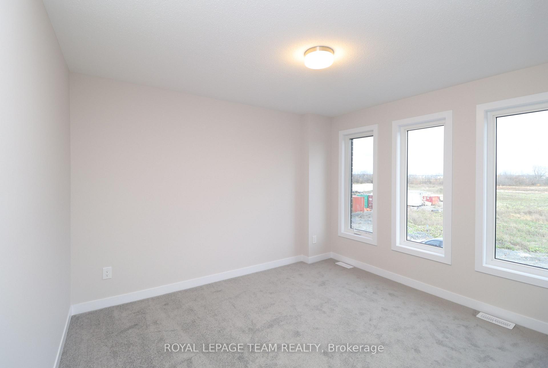 Photo 14 of 286 Sapling Grove, Ottawa, Barrhaven - Heritage Park — HOMEH