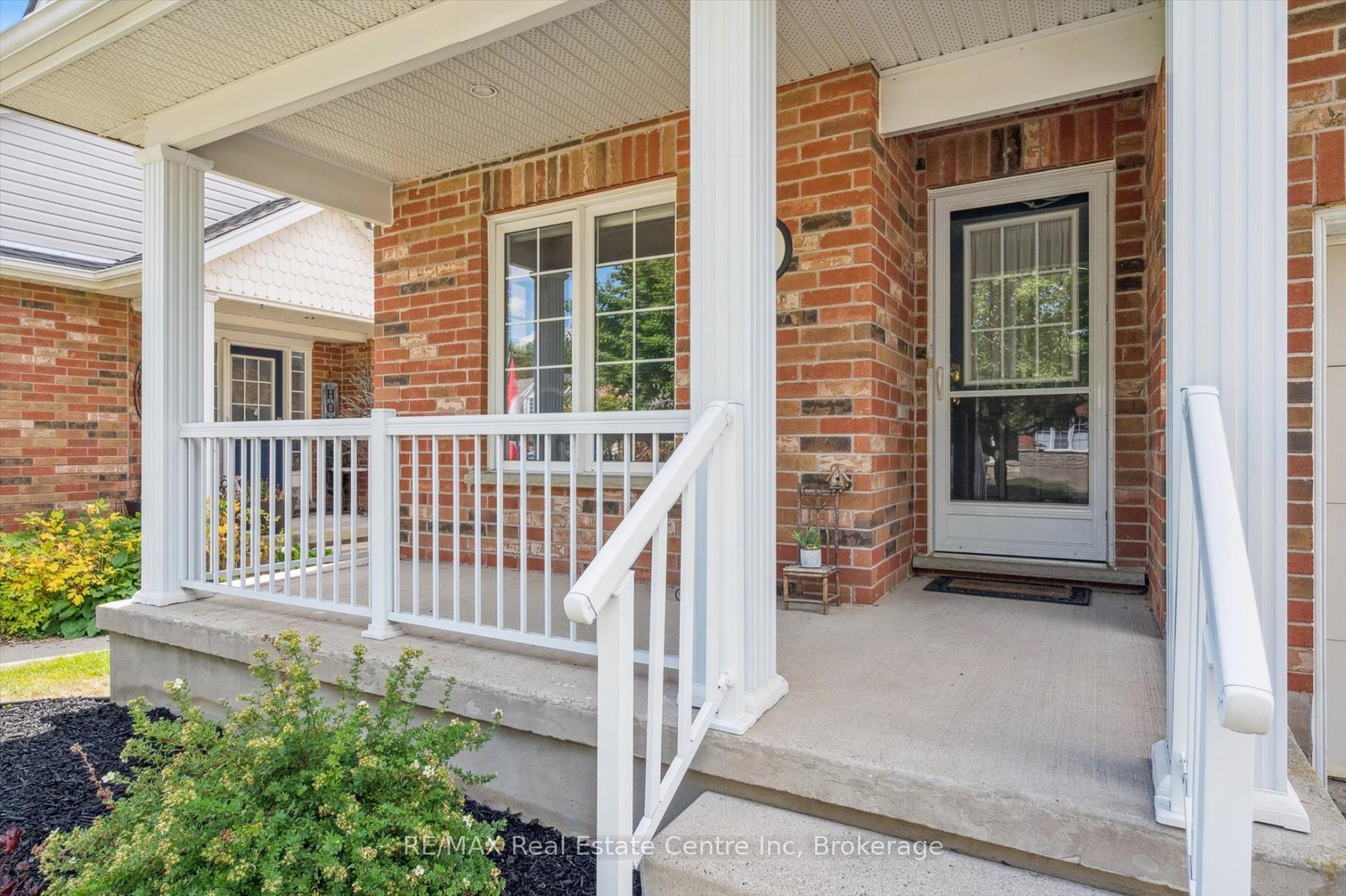 Photo 2 of 98 Schroder Crescent, Guelph, Grange Road — HOMEH