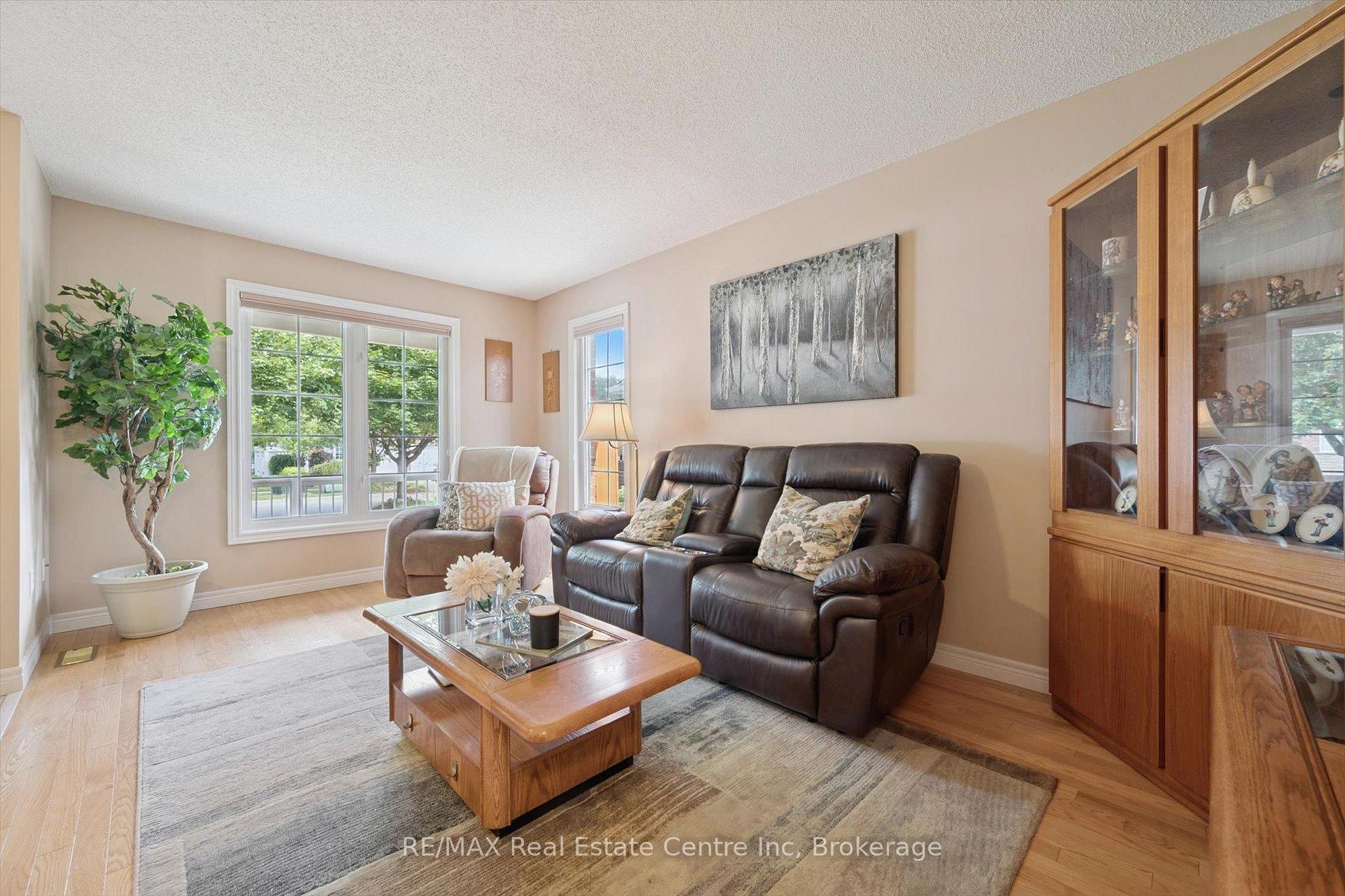 Photo 3 of 98 Schroder Crescent, Guelph, Grange Road — HOMEH