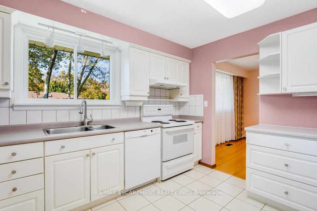 Photo 13 of 30 Leawood Drive, Grimsby, Grimsby West — HOMEH