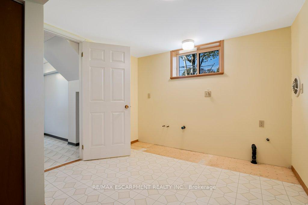 Photo 23 of 30 Leawood Drive, Grimsby, Grimsby West — HOMEH