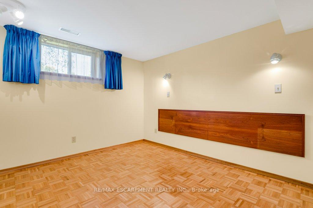 Photo 27 of 30 Leawood Drive, Grimsby, Grimsby West — HOMEH