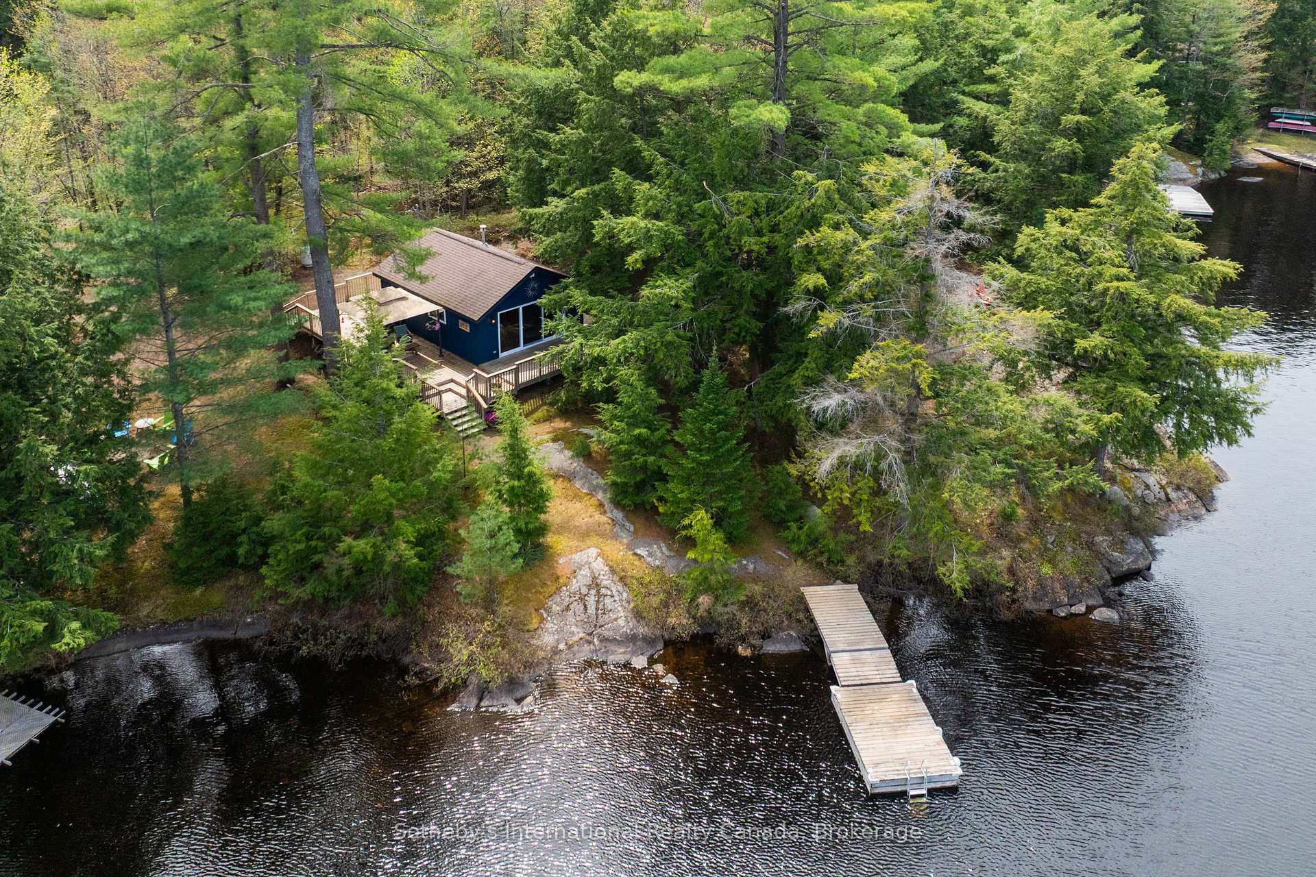Photo 2 of 197 Haleway Drive, Gravenhurst, Wood (Gravenhurst) — HOMEH