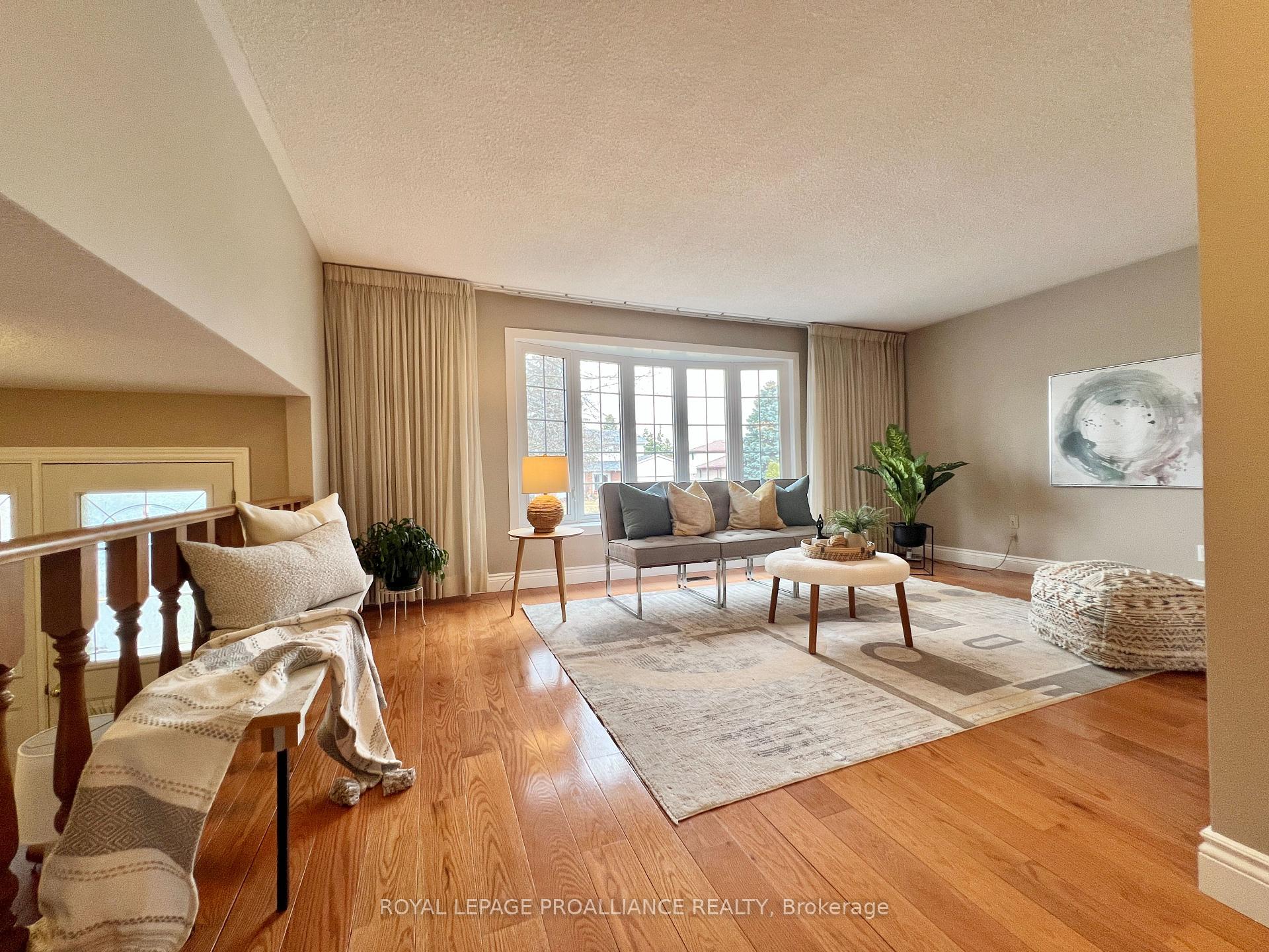 Photo 8 of 27 Briarwood Crescent, Belleville, Belleville Ward — HOMEH