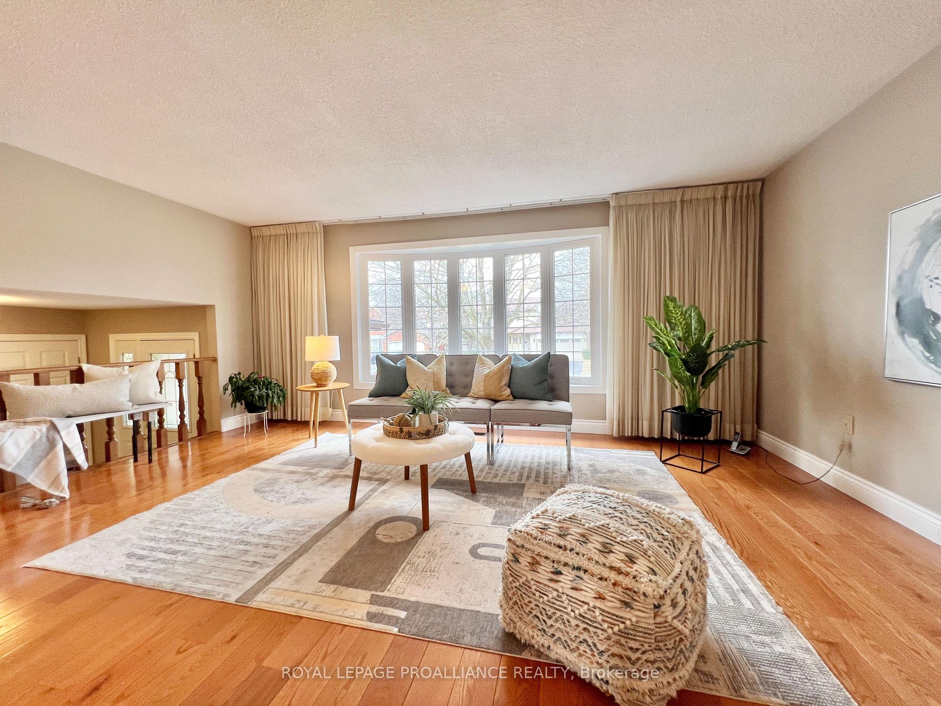 Photo 9 of 27 Briarwood Crescent, Belleville, Belleville Ward — HOMEH