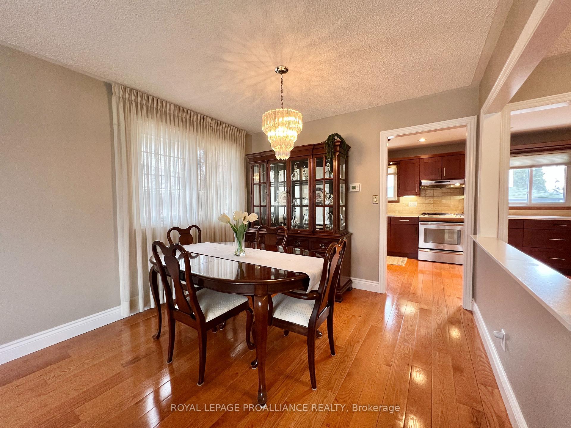 Photo 10 of 27 Briarwood Crescent, Belleville, Belleville Ward — HOMEH