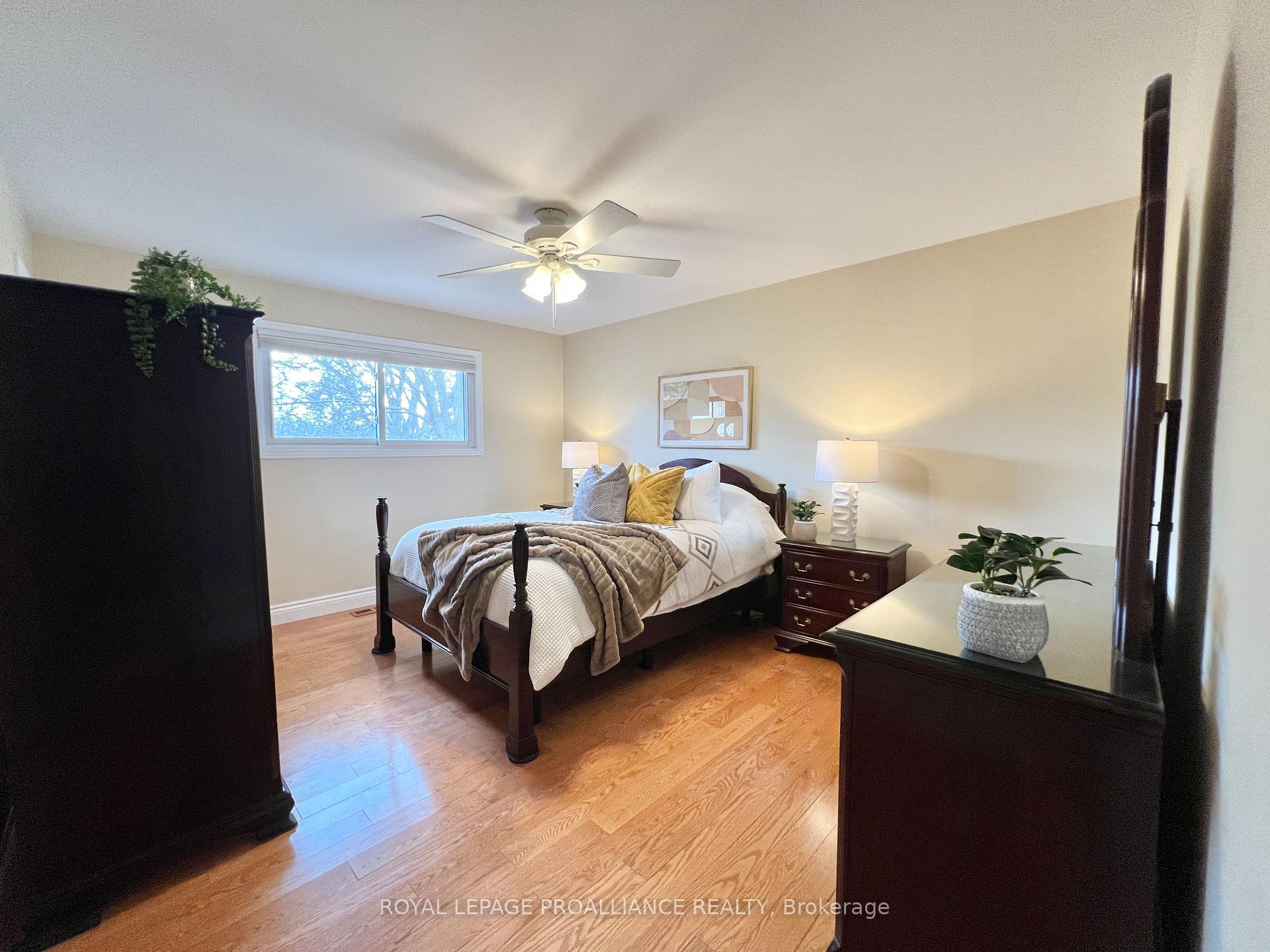Photo 15 of 27 Briarwood Crescent, Belleville, Belleville Ward — HOMEH