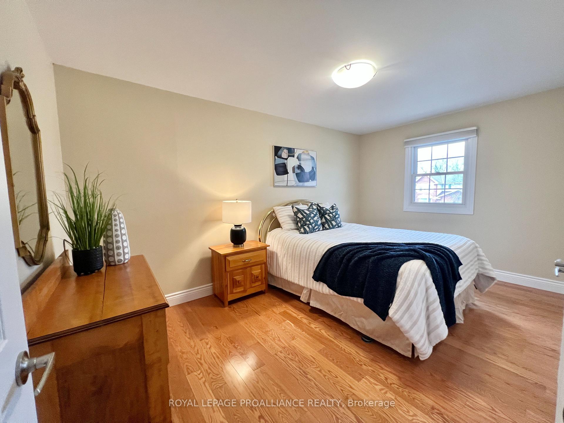 Photo 20 of 27 Briarwood Crescent, Belleville, Belleville Ward — HOMEH