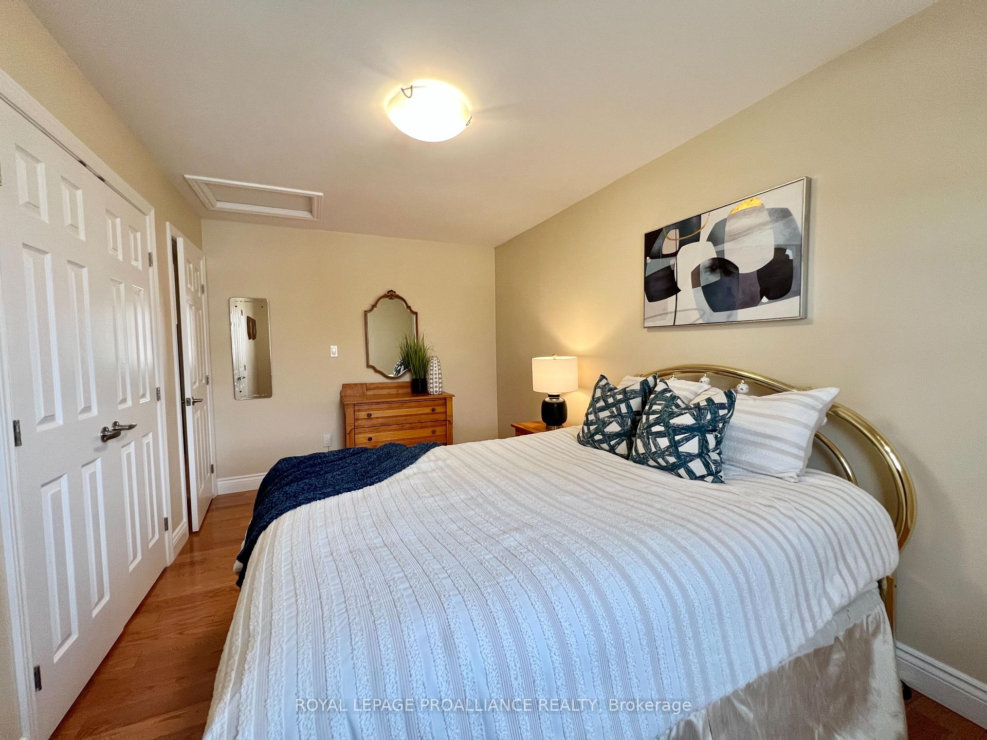 Photo 21 of 27 Briarwood Crescent, Belleville, Belleville Ward — HOMEH