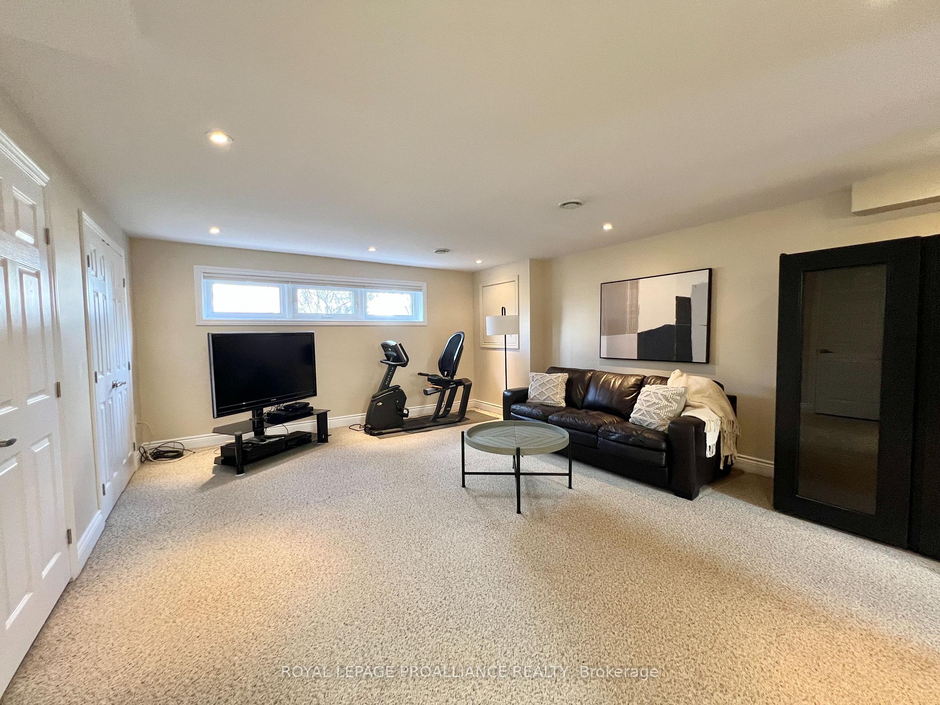 Photo 24 of 27 Briarwood Crescent, Belleville, Belleville Ward — HOMEH