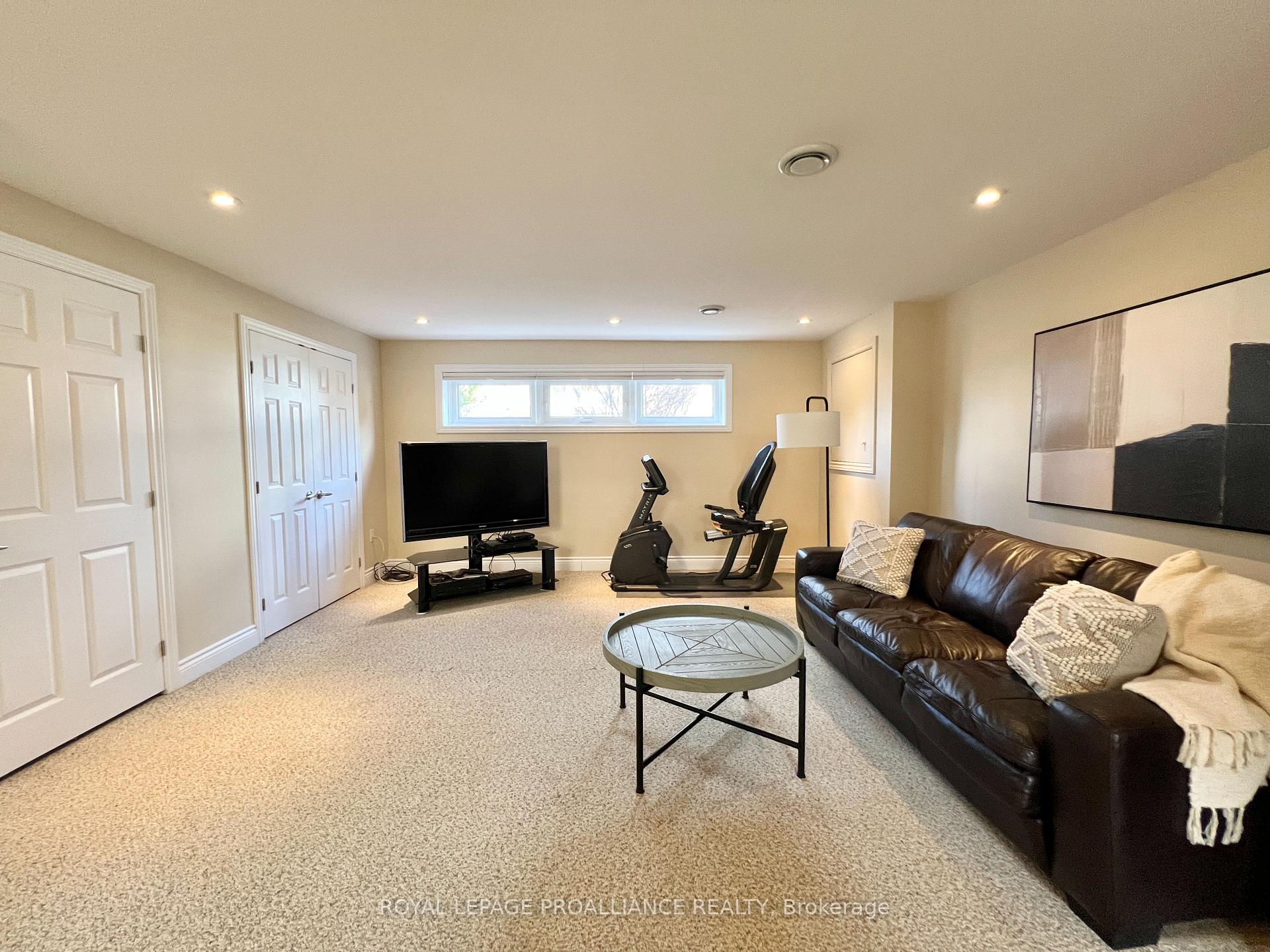Photo 25 of 27 Briarwood Crescent, Belleville, Belleville Ward — HOMEH