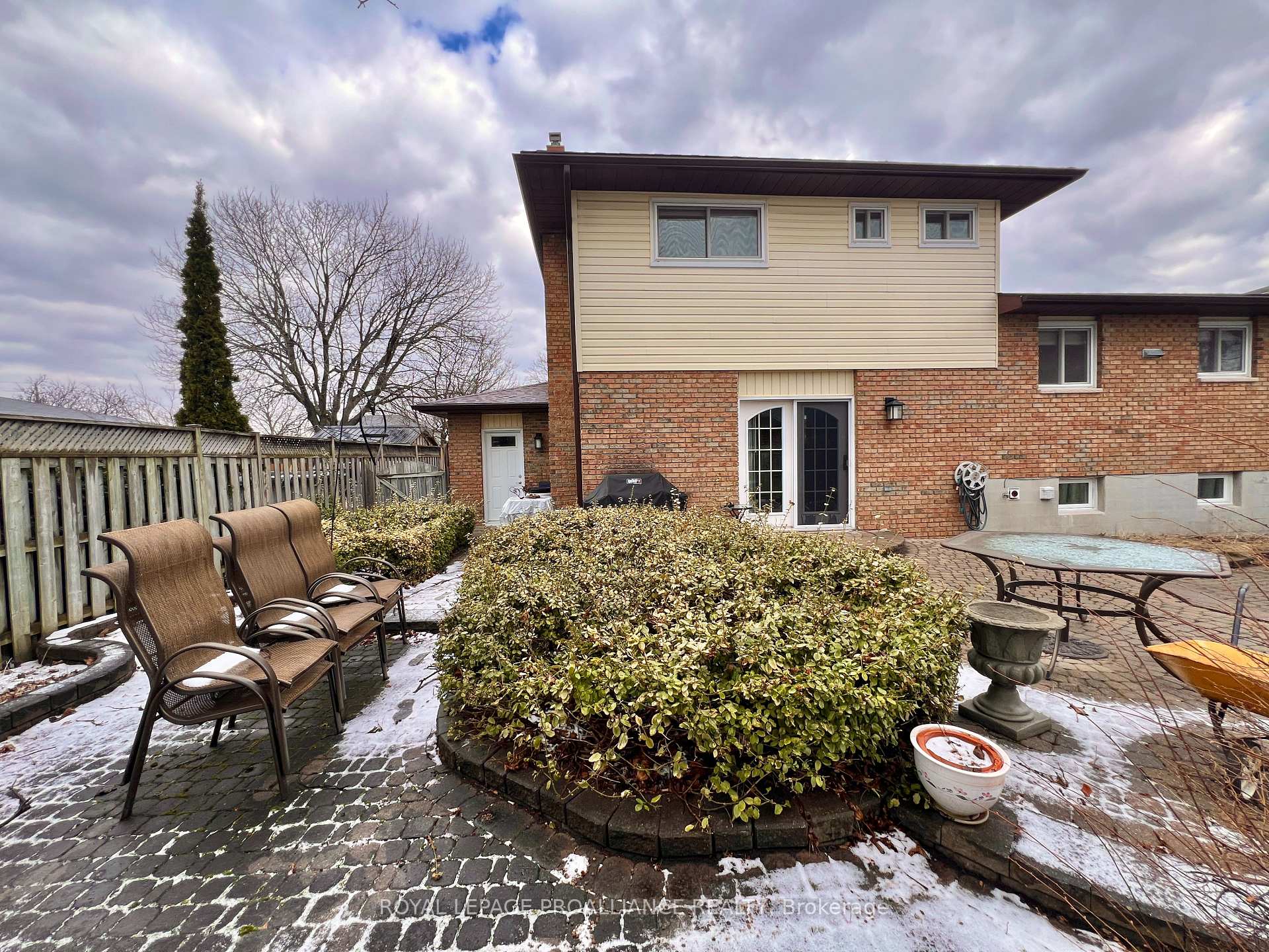 Photo 28 of 27 Briarwood Crescent, Belleville, Belleville Ward — HOMEH