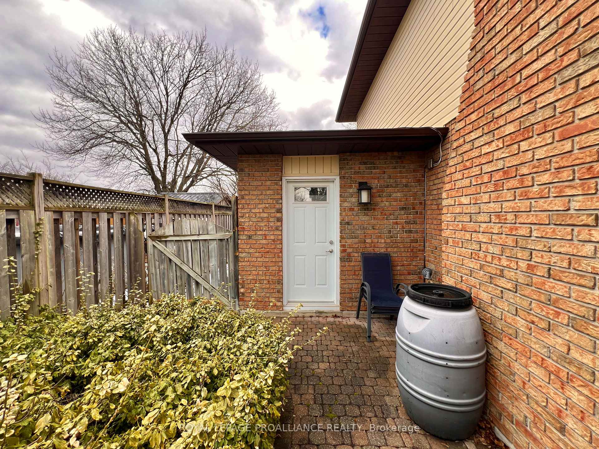 Photo 31 of 27 Briarwood Crescent, Belleville, Belleville Ward — HOMEH