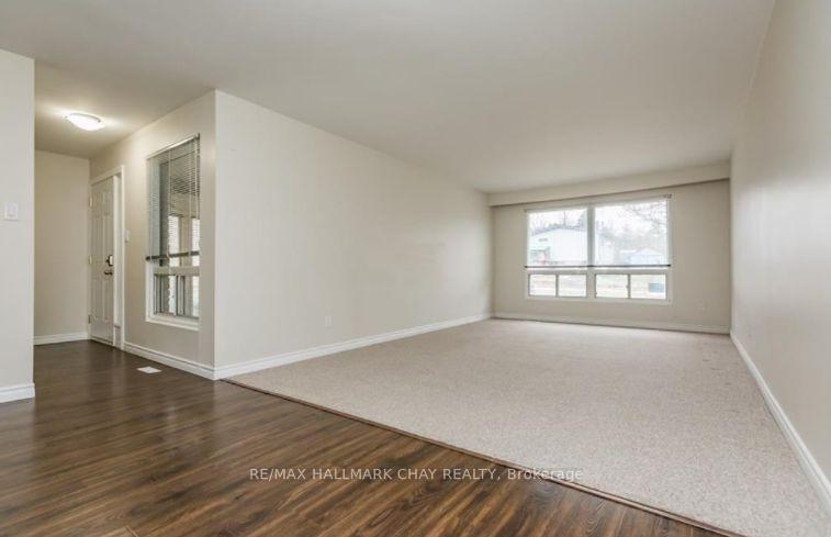 Photo 4 of Unit main level, 97 Daphne Crescent, Barrie, Cundles East — HOMEH