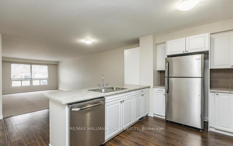Photo 5 of Unit main level, 97 Daphne Crescent, Barrie, Cundles East — HOMEH