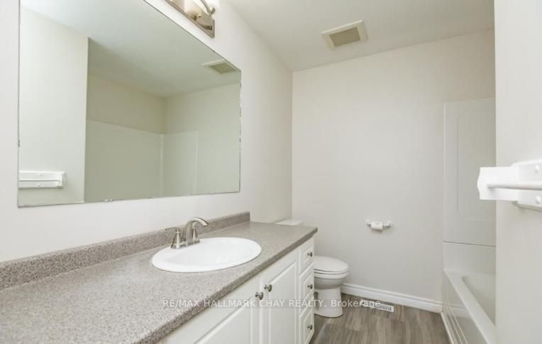 Photo 10 of Unit main level, 97 Daphne Crescent, Barrie, Cundles East — HOMEH
