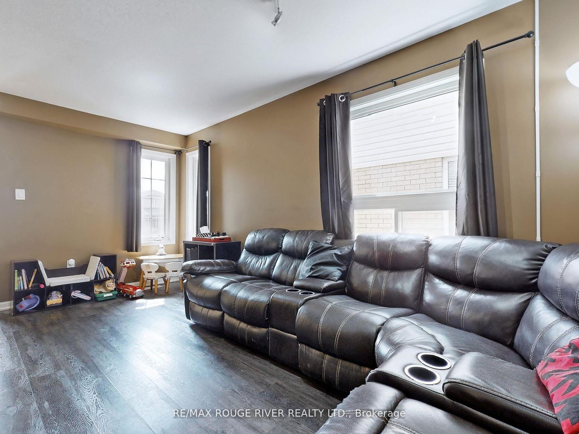 Photo 6 of 112 Scottsdale Drive, Clarington, Bowmanville — HOMEH
