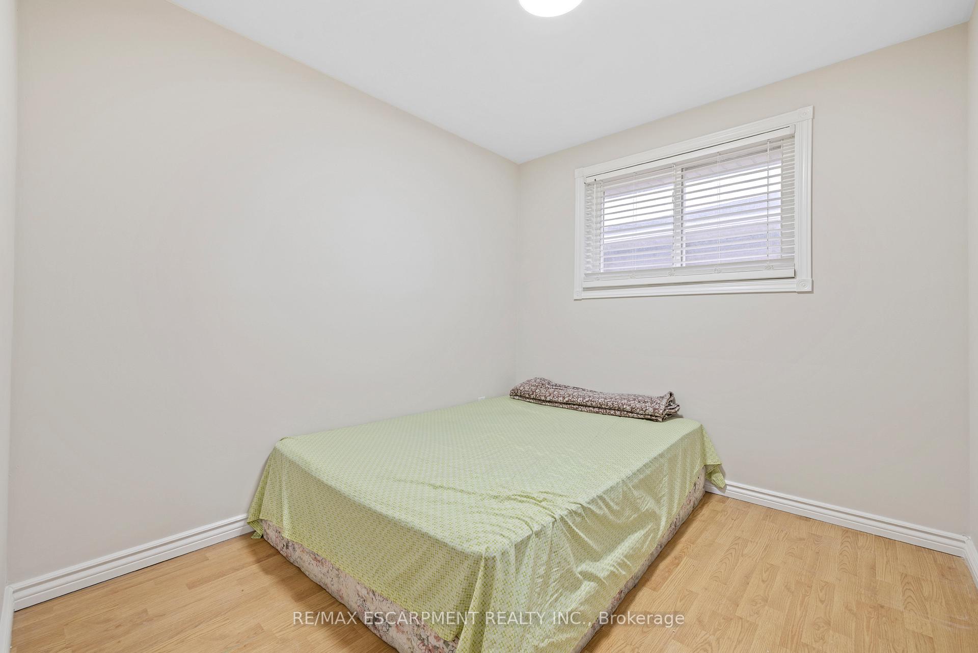 Photo 18 of 19 Winthrop Place, Hamilton, Stoney Creek — HOMEH