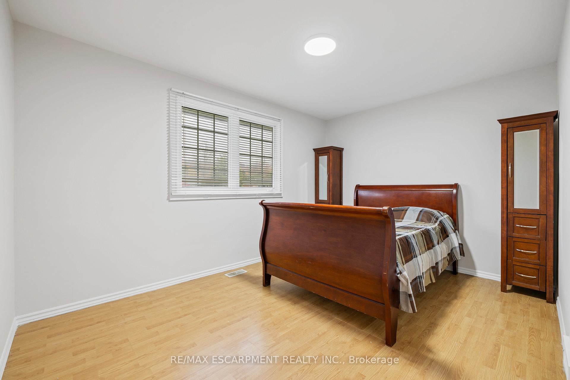 Photo 20 of 19 Winthrop Place, Hamilton, Stoney Creek — HOMEH