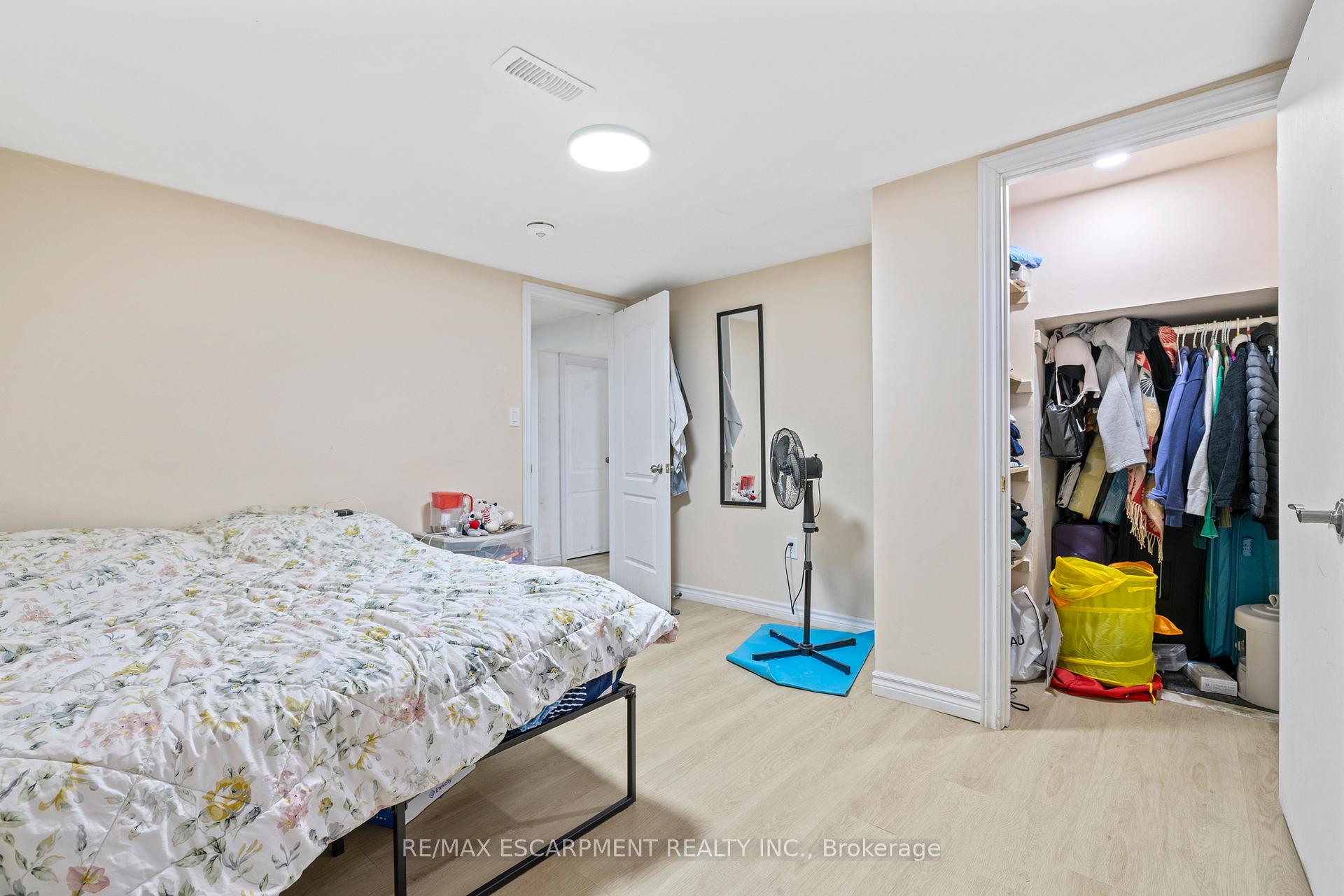 Photo 31 of 19 Winthrop Place, Hamilton, Stoney Creek — HOMEH