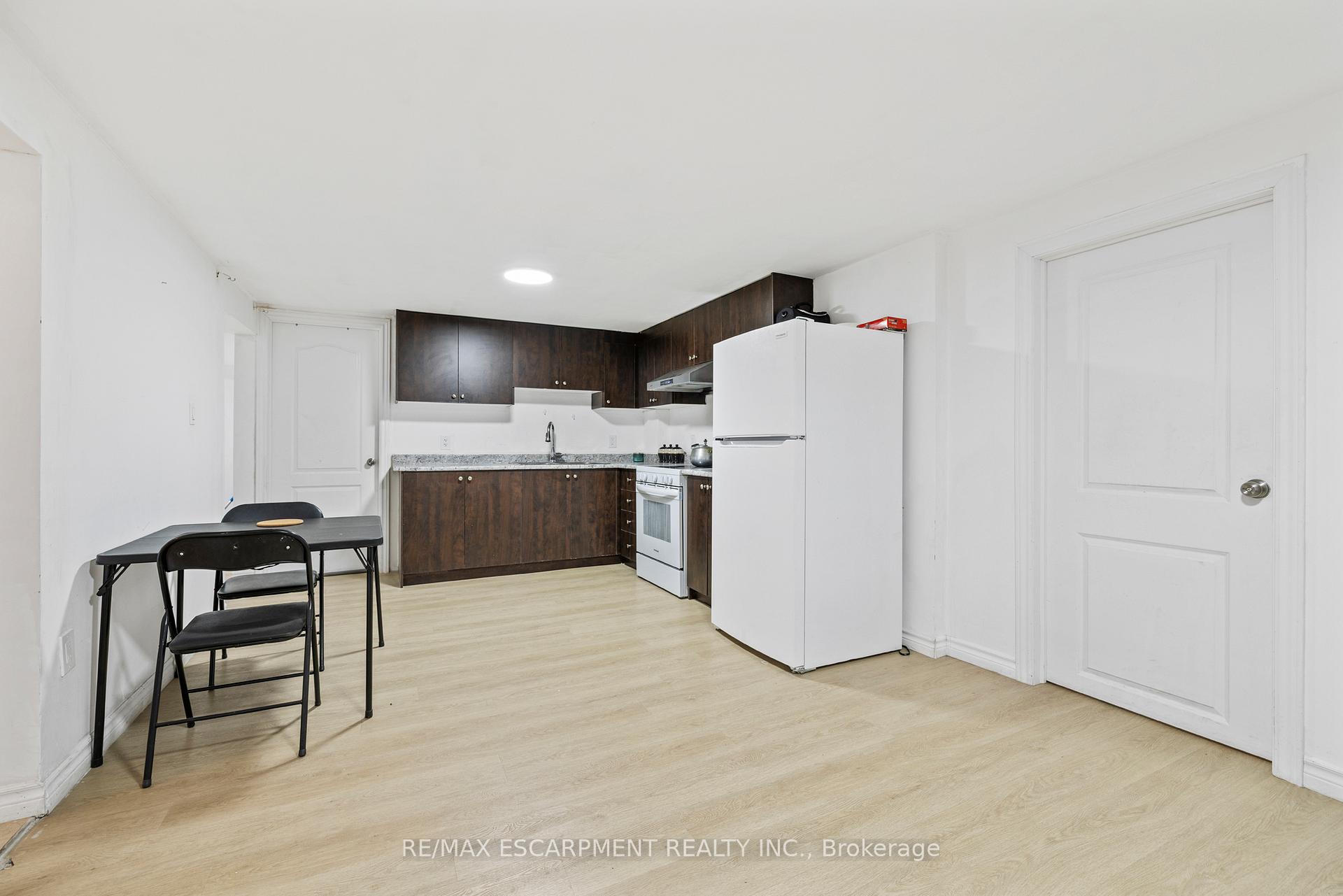 Photo 34 of 19 Winthrop Place, Hamilton, Stoney Creek — HOMEH