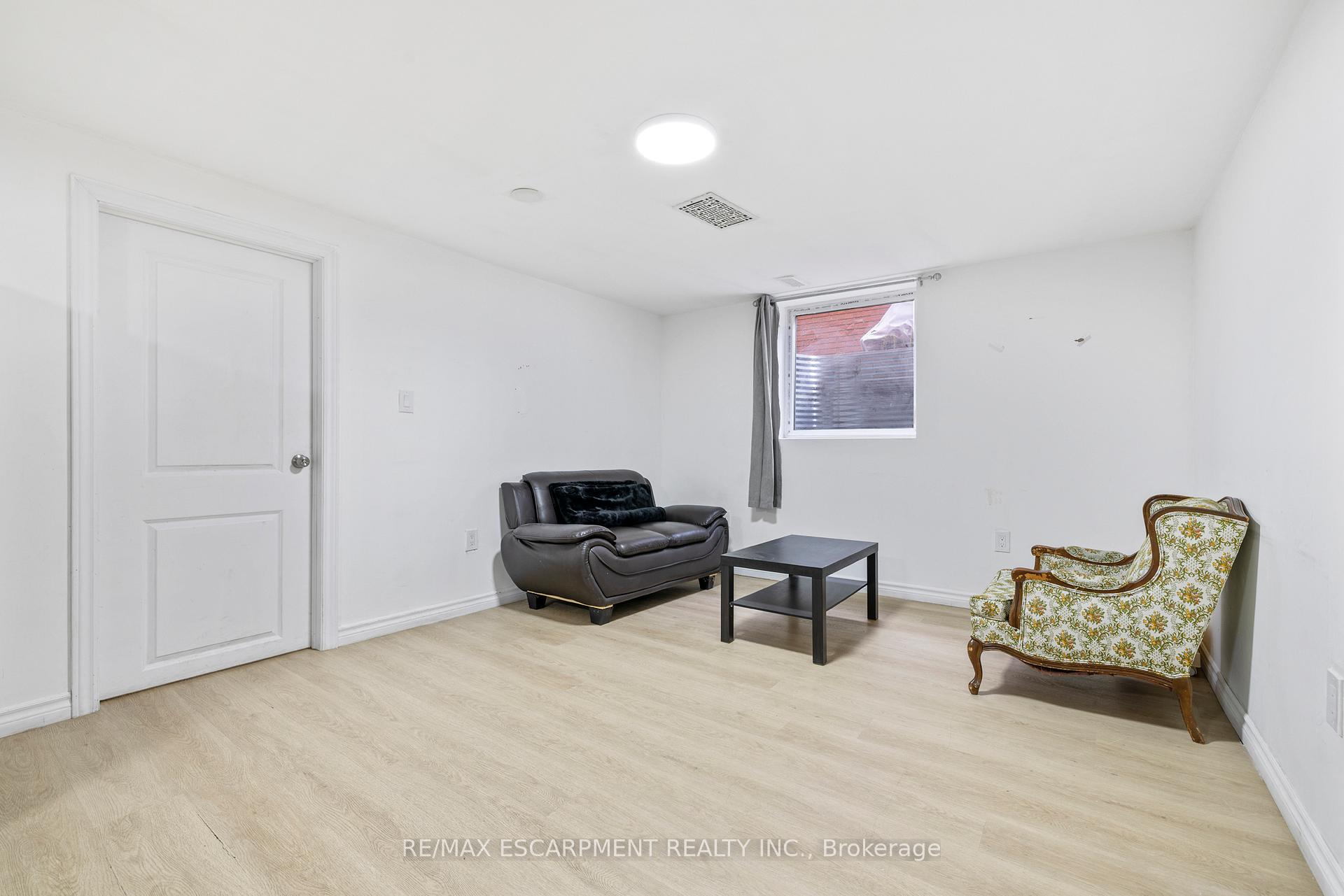 Photo 36 of 19 Winthrop Place, Hamilton, Stoney Creek — HOMEH