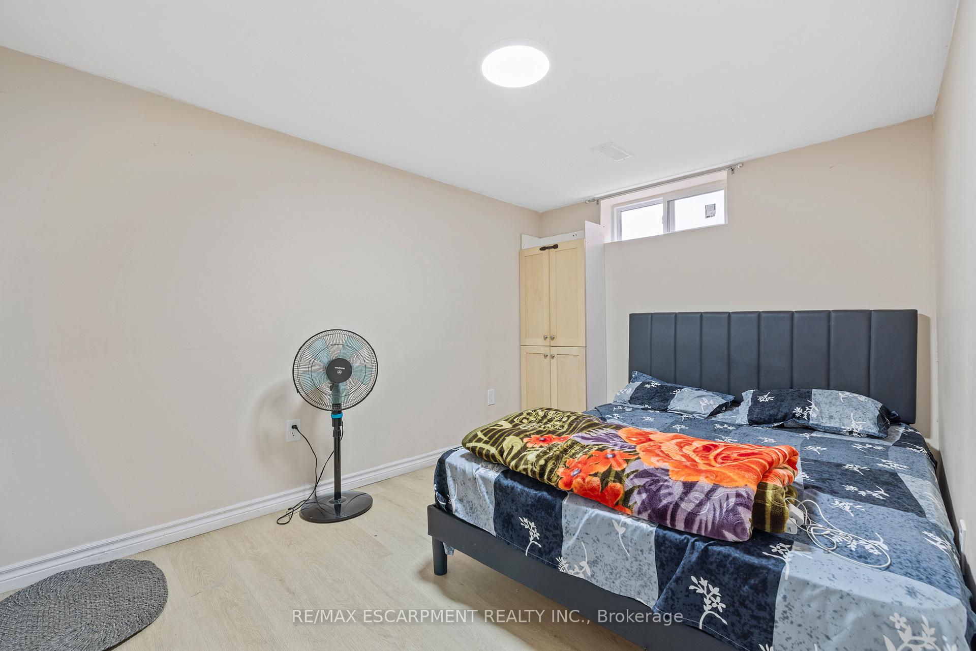 Photo 38 of 19 Winthrop Place, Hamilton, Stoney Creek — HOMEH