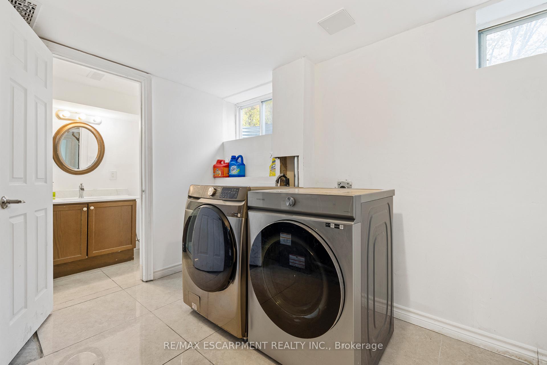 Photo 42 of 19 Winthrop Place, Hamilton, Stoney Creek — HOMEH