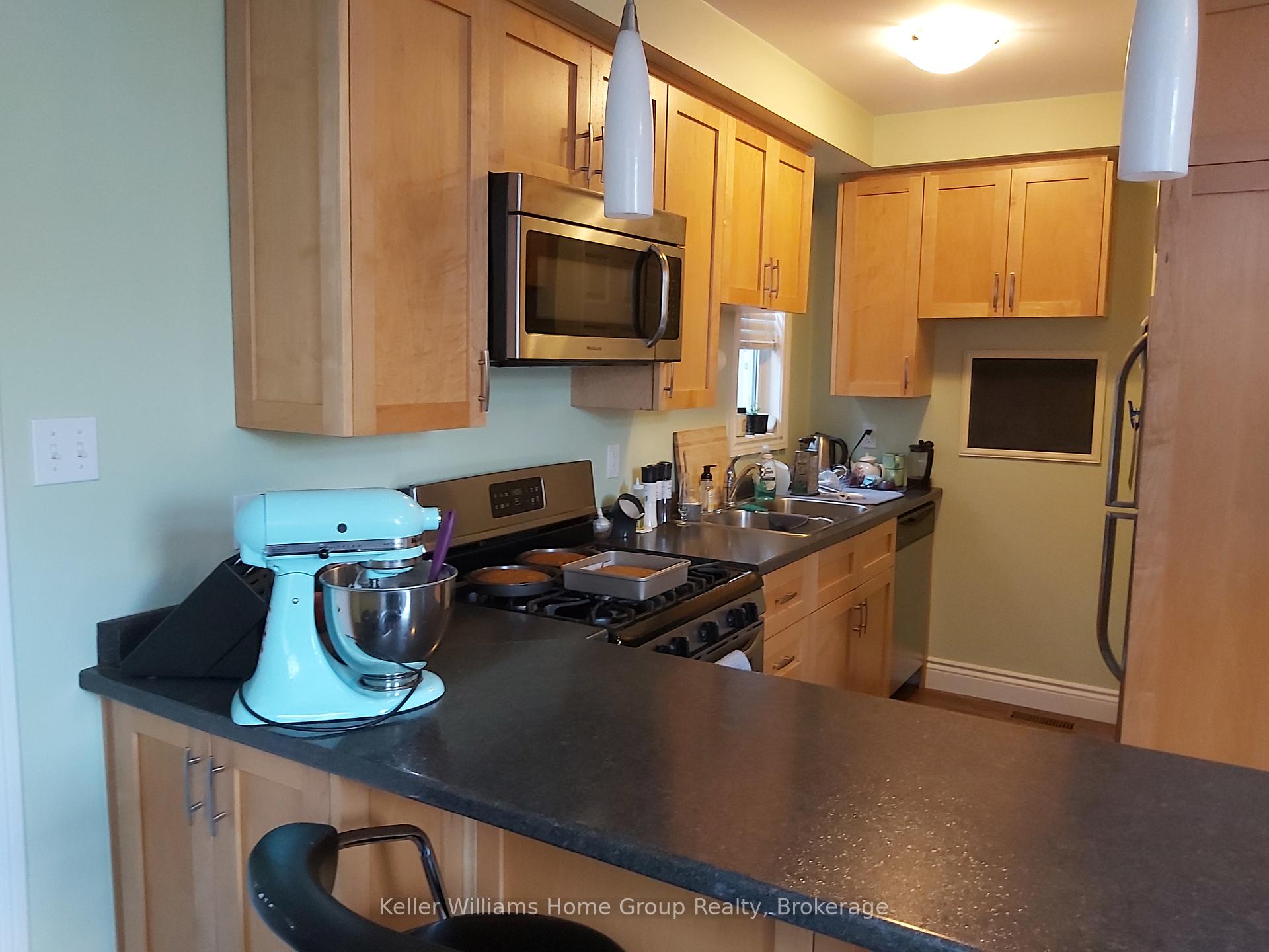 Photo 3 of 112 Surrey Street E, Guelph, Downtown — HOMEH