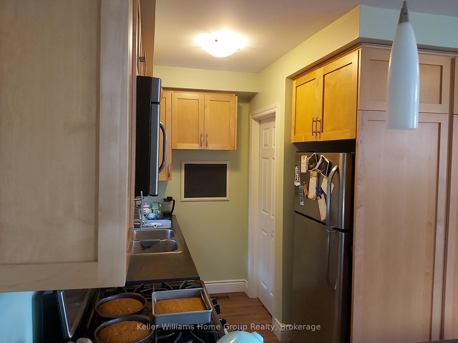 Photo 13 of 112 Surrey Street E, Guelph, Downtown — HOMEH