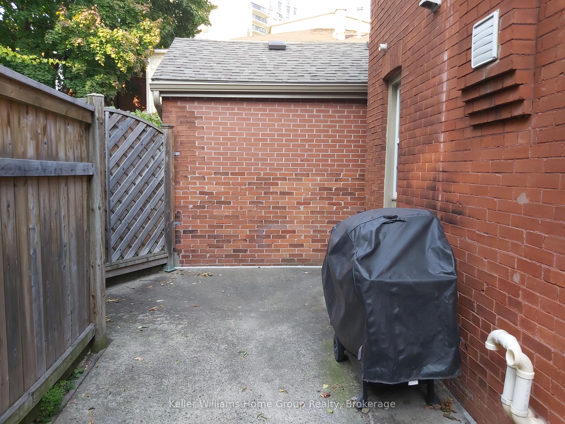 Photo 25 of 112 Surrey Street E, Guelph, Downtown — HOMEH