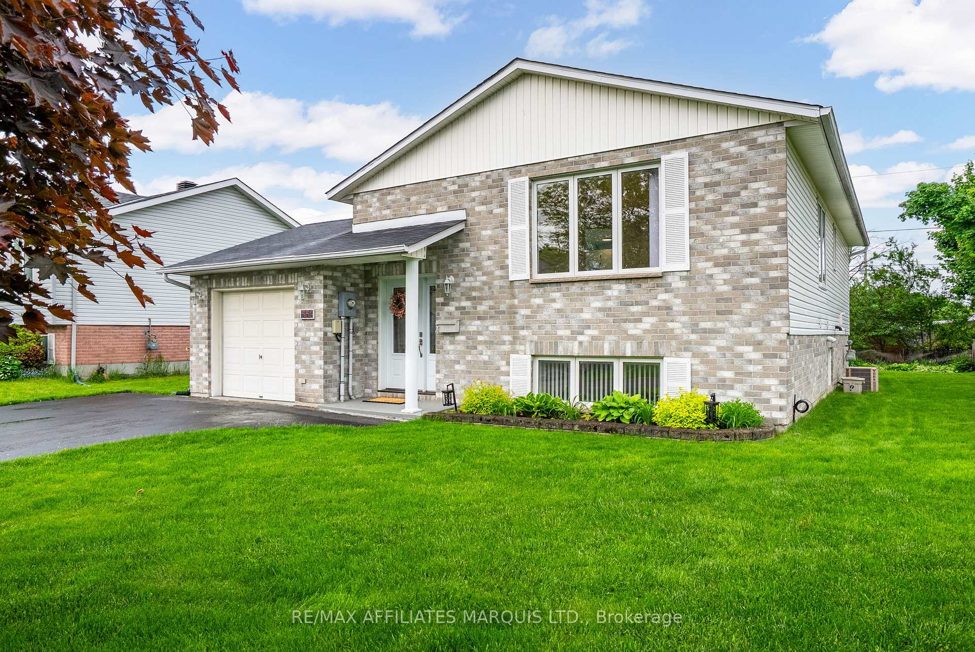 Photo 2 of 553 Jase Street, Cornwall — HOMEH