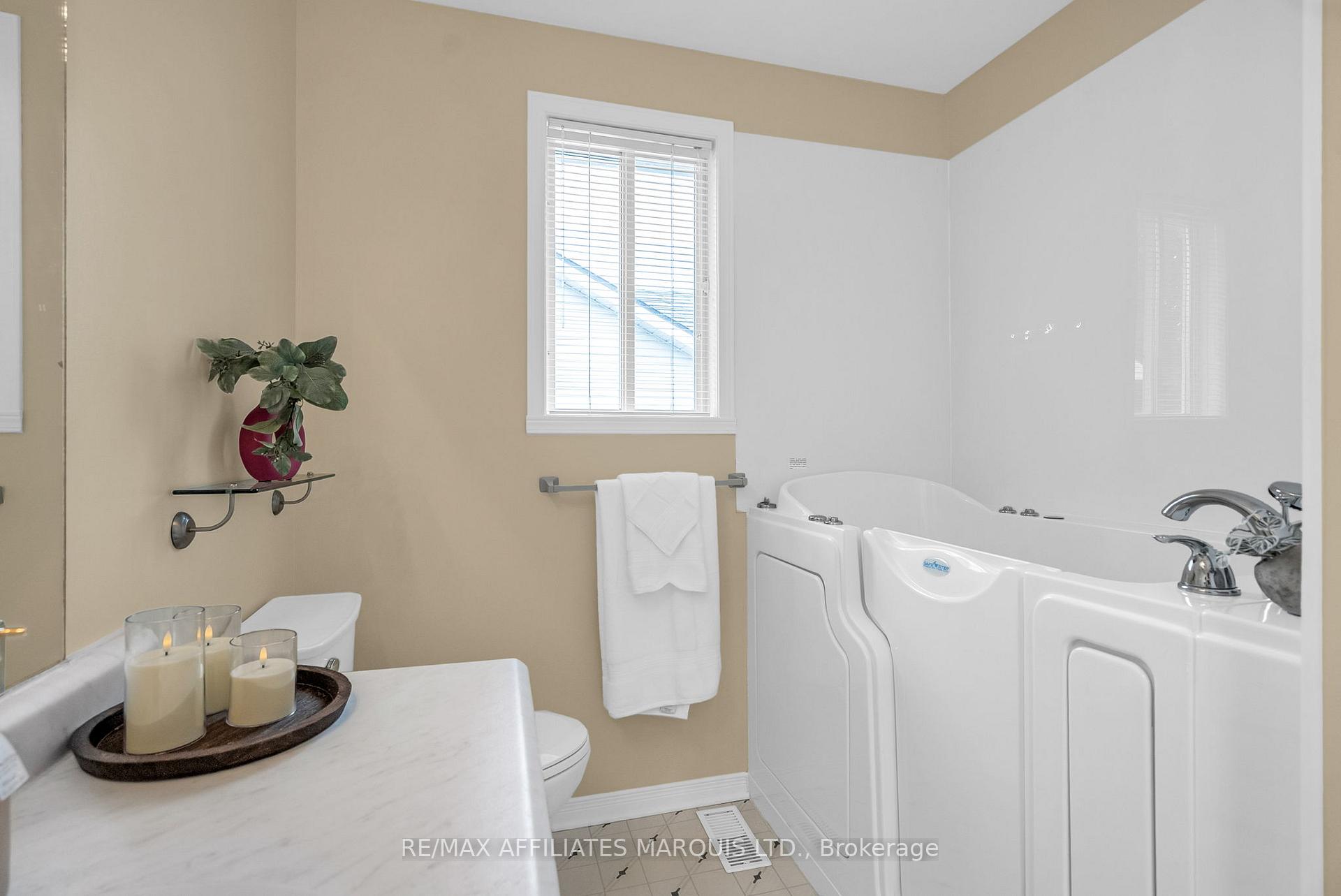 Photo 14 of 553 Jase Street, Cornwall — HOMEH