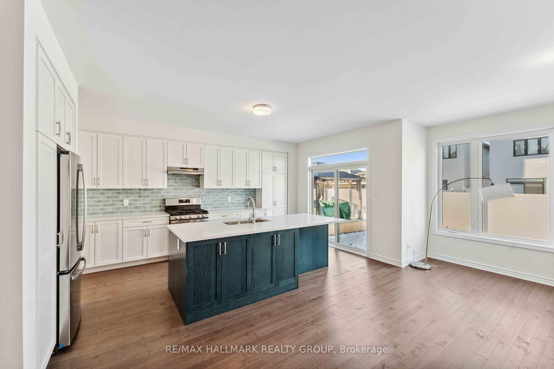 Photo 5 of 848 Snap Hook Crescent W, Ottawa, Barrhaven - Half Moon Bay — HOMEH