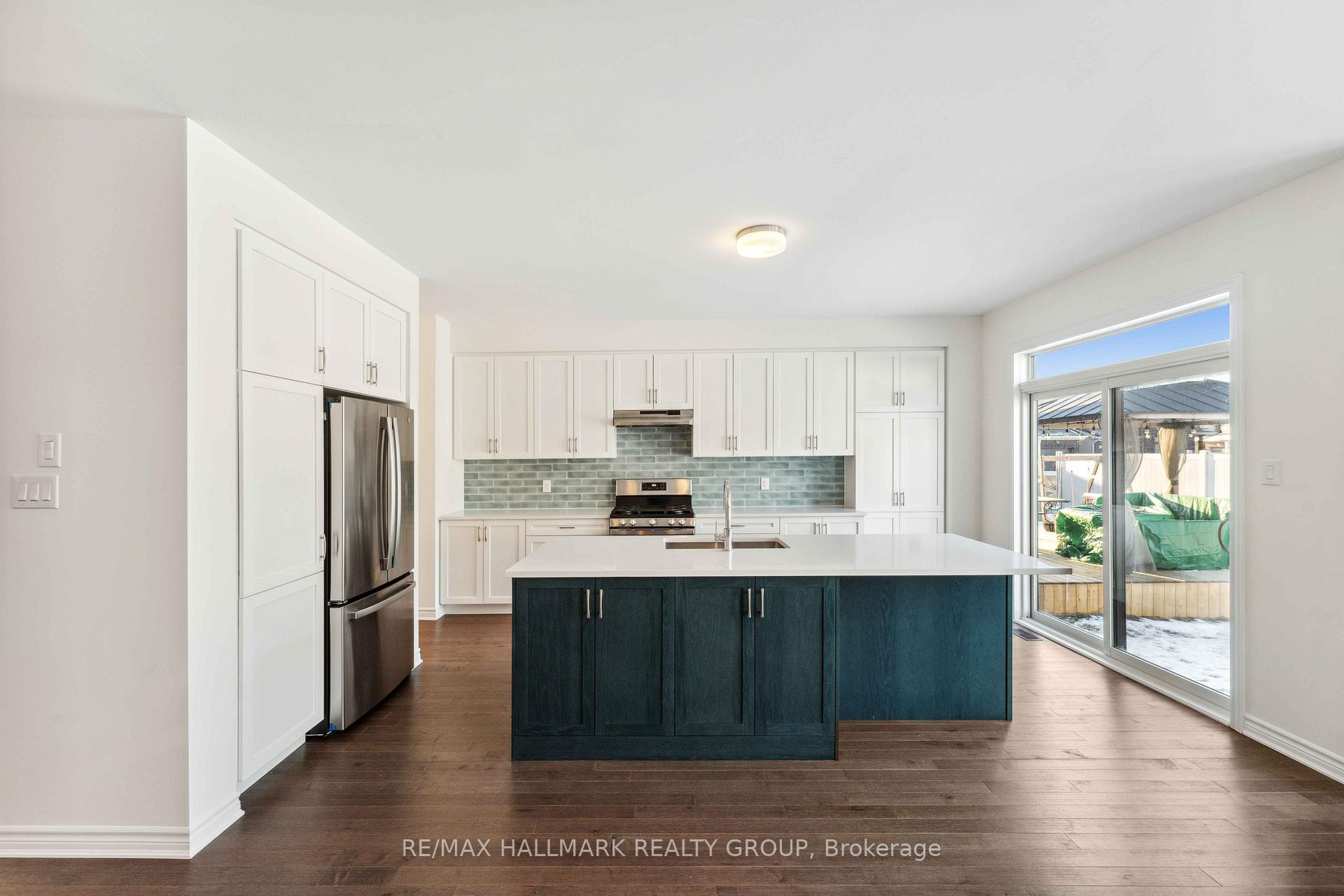 Photo 7 of 848 Snap Hook Crescent W, Ottawa, Barrhaven - Half Moon Bay — HOMEH