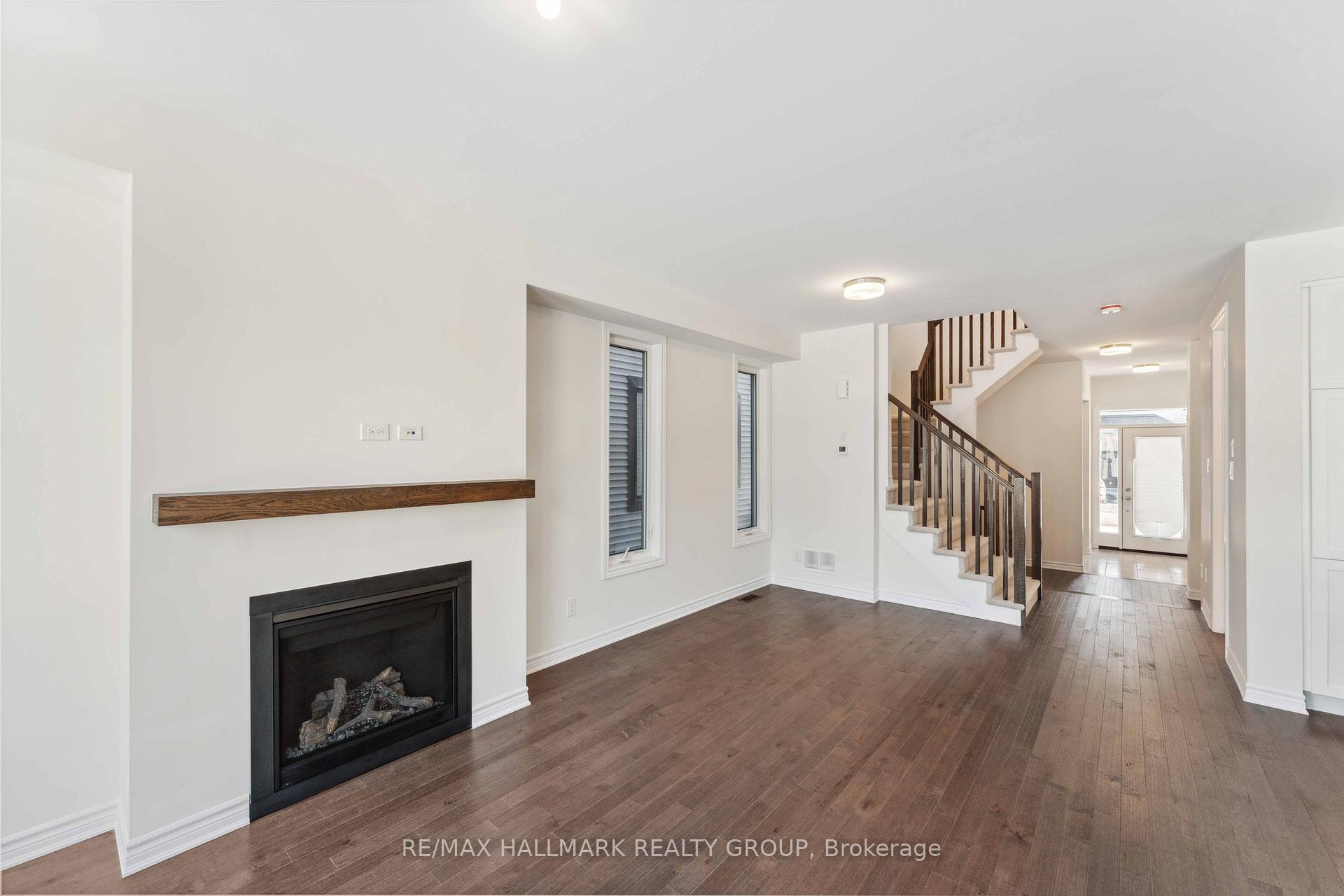 Photo 8 of 848 Snap Hook Crescent W, Ottawa, Barrhaven - Half Moon Bay — HOMEH