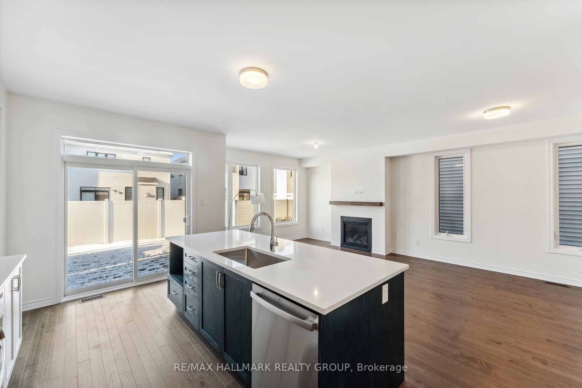 Photo 10 of 848 Snap Hook Crescent W, Ottawa, Barrhaven - Half Moon Bay — HOMEH