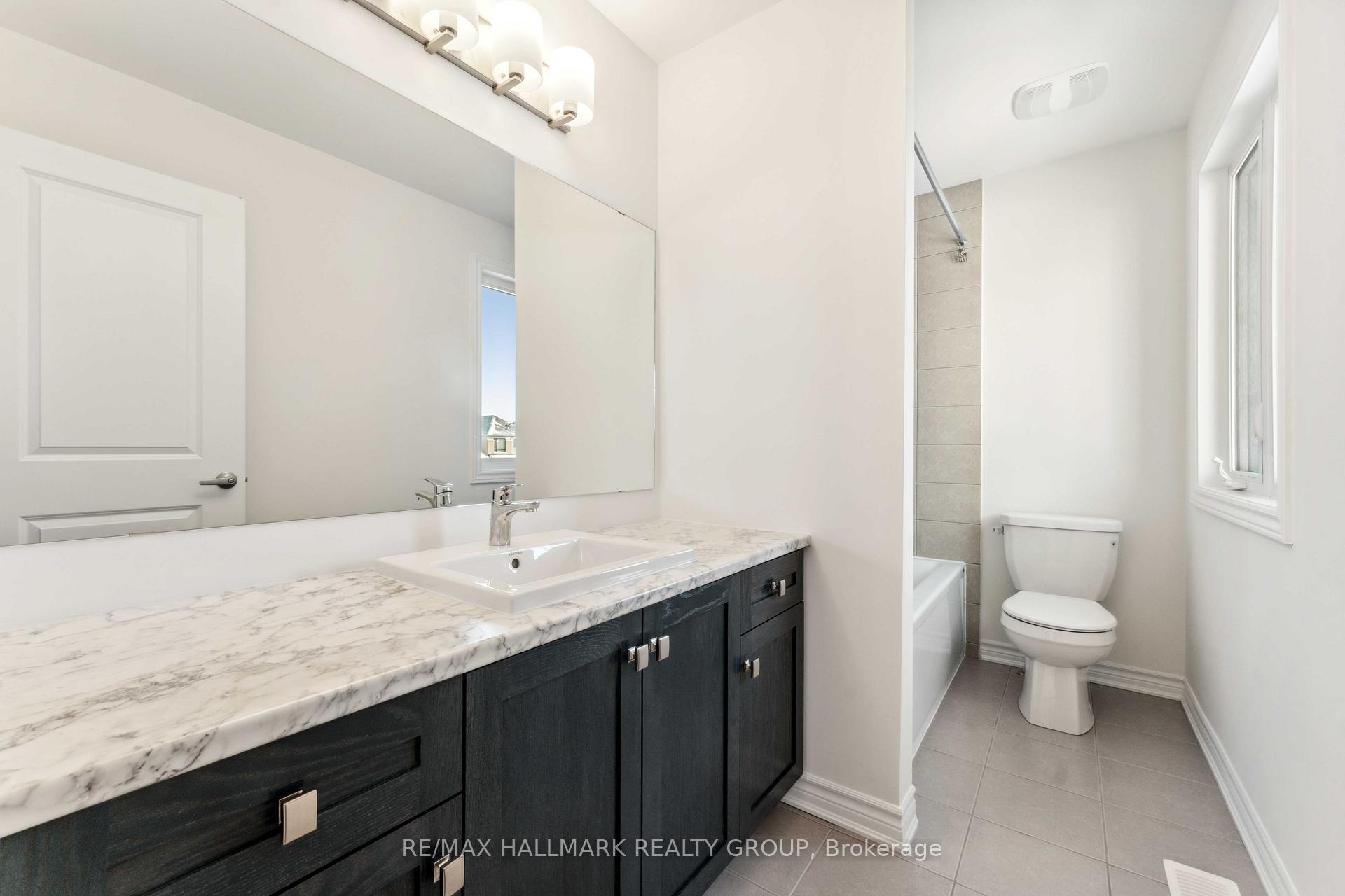 Photo 15 of 848 Snap Hook Crescent W, Ottawa, Barrhaven - Half Moon Bay — HOMEH