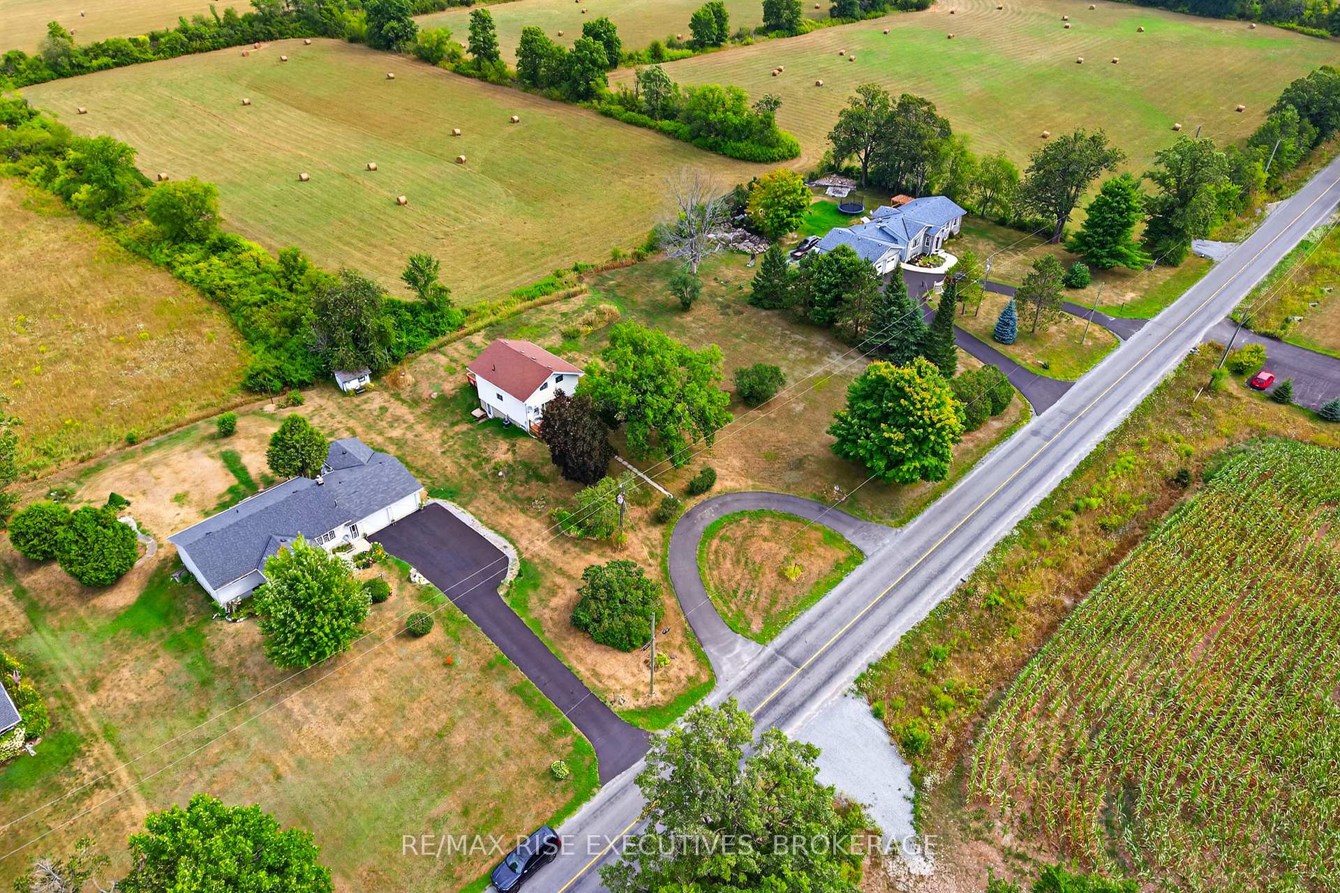 Photo 2 of 3981 Alton Road, Frontenac, Frontenac South — HOMEH